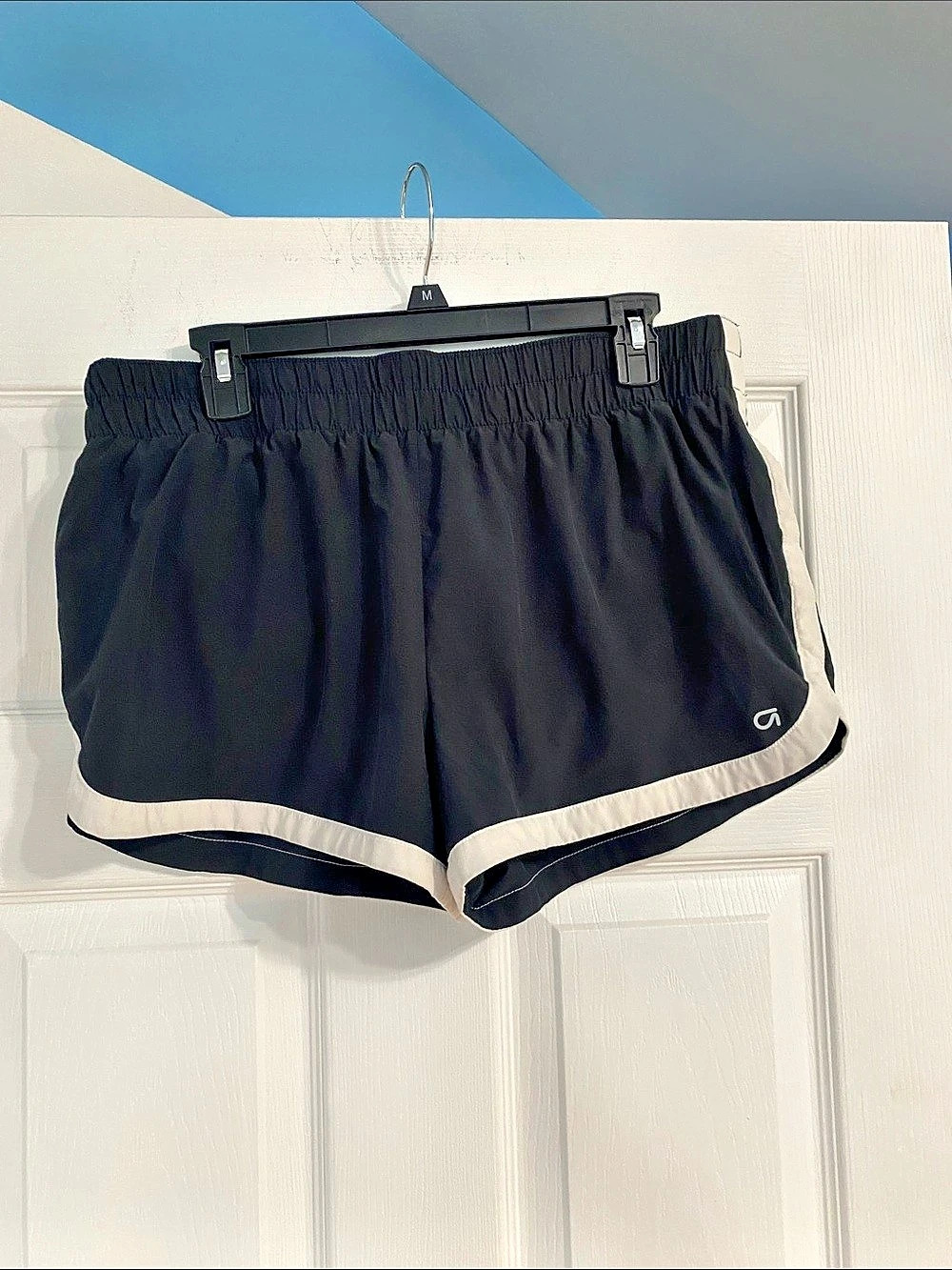 Gap Athletic Shorts in Black & White Size Large